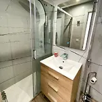 Sea View Apartment: Beachside Comfort With Wi-fi And Parking