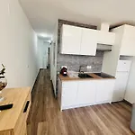 Sea View Apartment: Beachside Comfort With Wi-fi And Parking