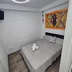 Sea View Apartment: Beachside Comfort With Wi-fi And Parking Calpe