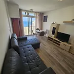 Apartment Sea View Apartment: Beachside Comfort With Wi-fi And Parking